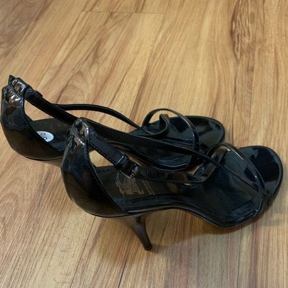 Burberry Black Classic Patent Leather Stiletto Heels - Picture 7 of 13